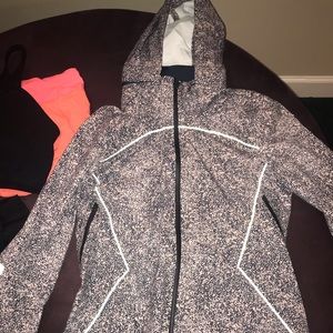 Lululemon Runaway Jacket size 8